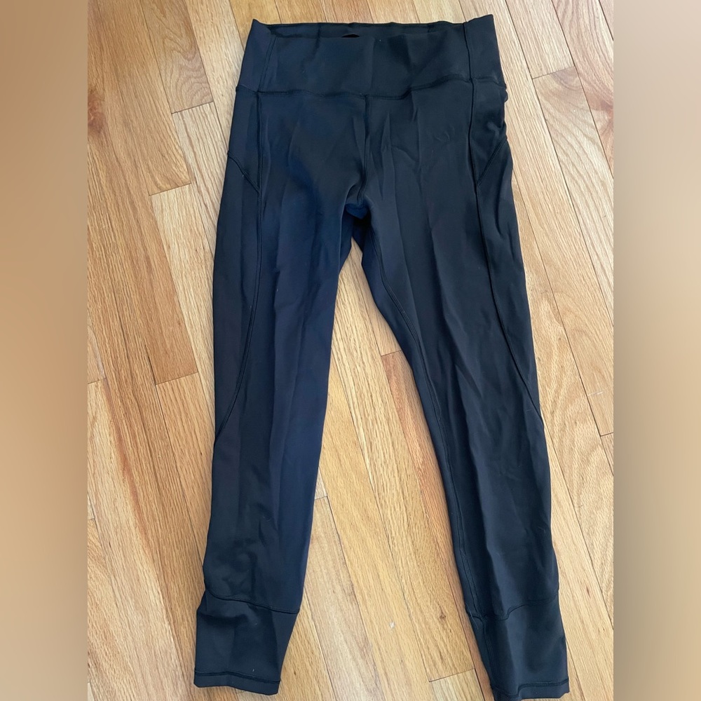 Lululemon Wunder Under leggings sz 8